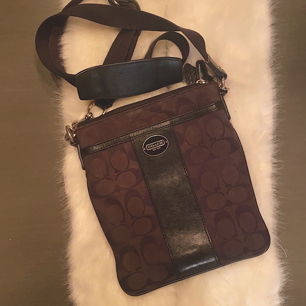 Black Coach crossbody purse - Picture 3 of 3
